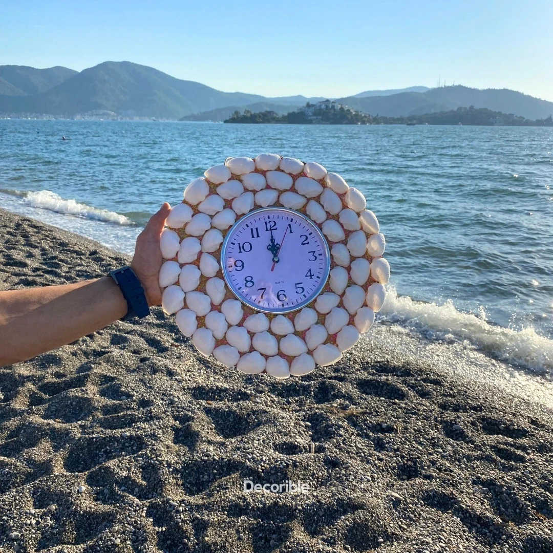 Beyaz Deniz Kabuklu El Yapımı Dekoratif Duvar Saati